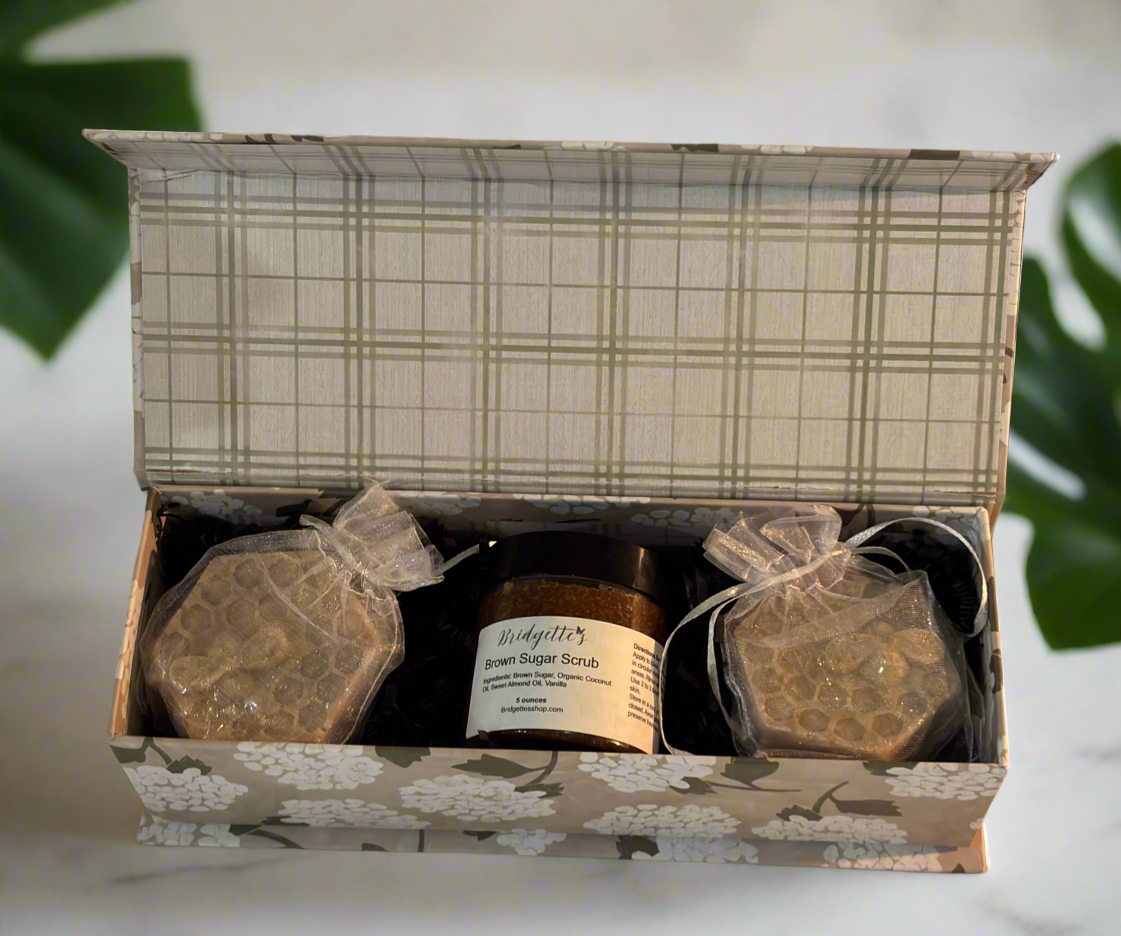 Gift Set Goat Milk Honey Comb Bar Soap with Honey and Oats and Brown Sugar Scrub