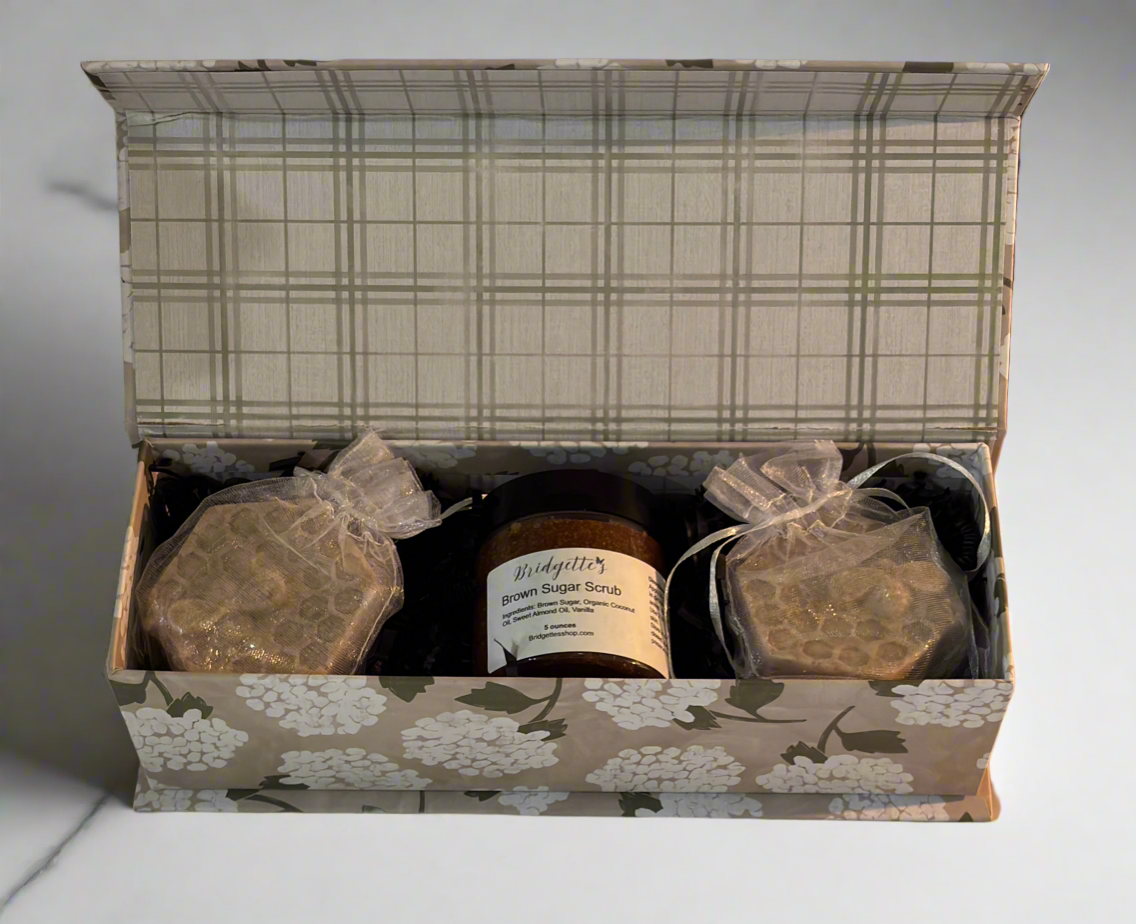 Gift Set Goat Milk Honey Comb Bar Soap with Honey and Oats and Brown Sugar Scrub