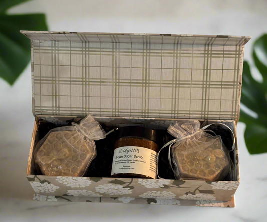 Gift Set Goat Milk Honey Comb Bar Soap with Honey and Oats and Brown Sugar Scrub