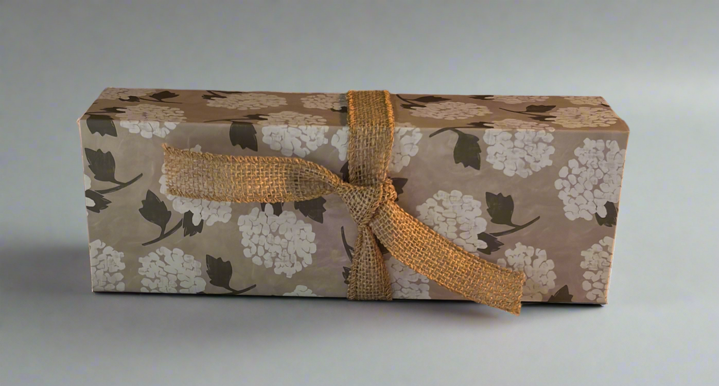 Gift Set Goat Milk Honey Comb Bar Soap with Honey and Oats and Brown Sugar Scrub