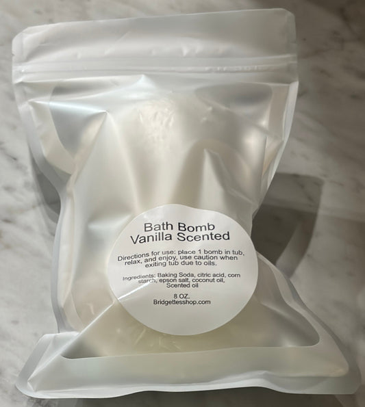 bath bomb vanilla scented in clear packagein