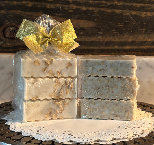 Goat Milk and Shea Butter Bar Soap with Raw Honey and Oats *Exfoliating*