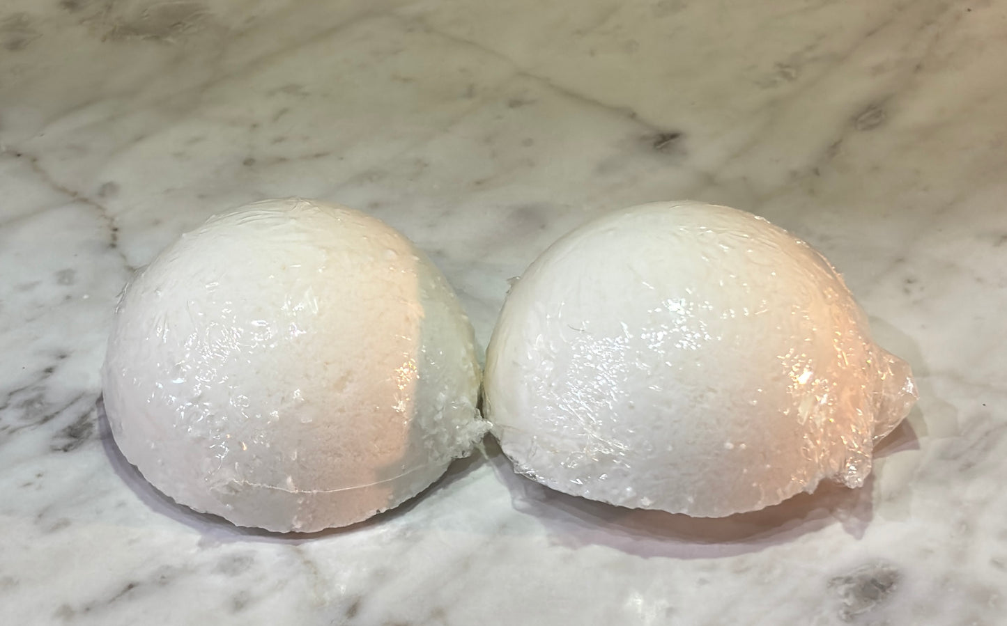 Hand Made Bath Bomb: Dark Amber Rosewood Scented (Wood Scent/Masculine)