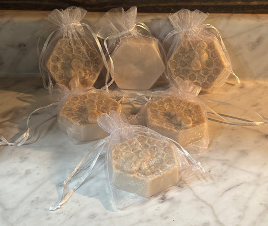 Goat Milk Bar Soap: Honey and Oats *Exfoliating*
